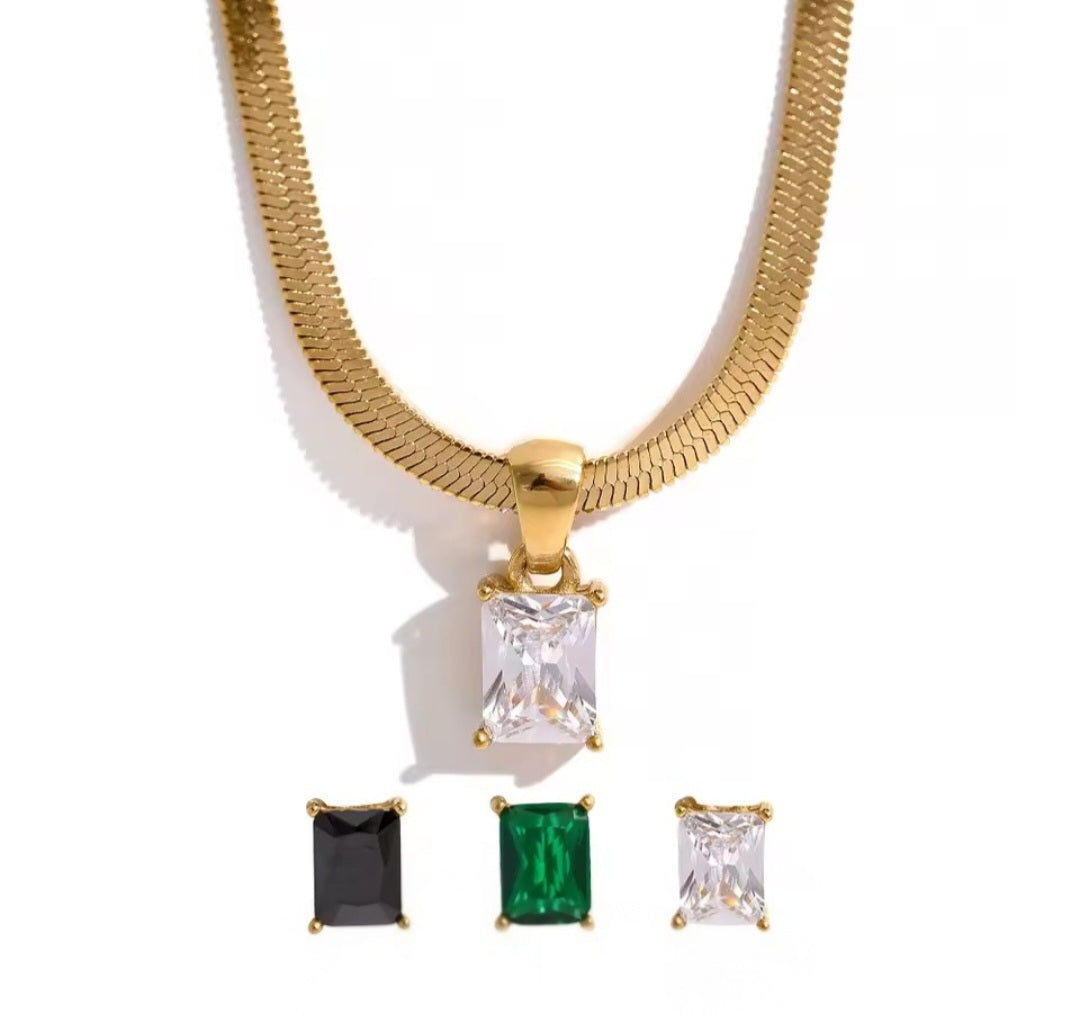 GOLDEN FLAT SQUARE PENDANT