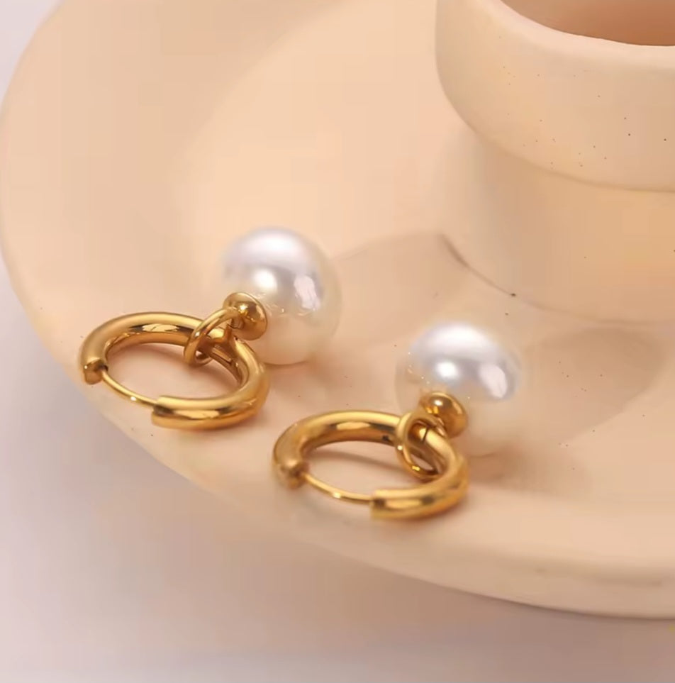 SINGLE PEARL HOOP