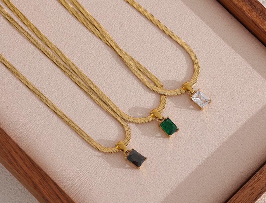 GOLDEN FLAT SQUARE PENDANT